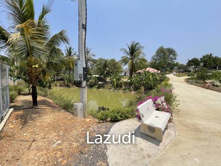 Solid pool villa on an impressively large plot