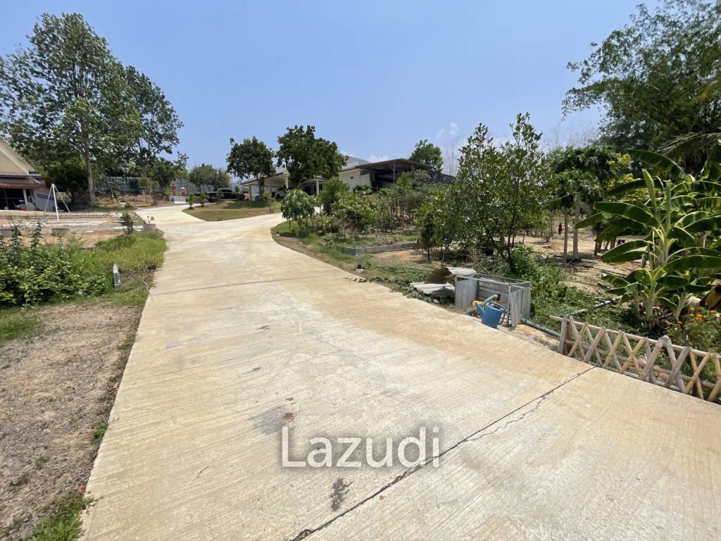 Pool villa on an impressively 6 Rai land plot and Fish Ponds