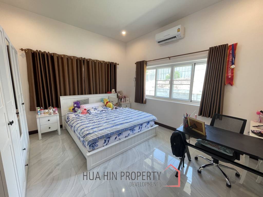 Pool villa on an impressively 6 Rai land plot and Fish Ponds