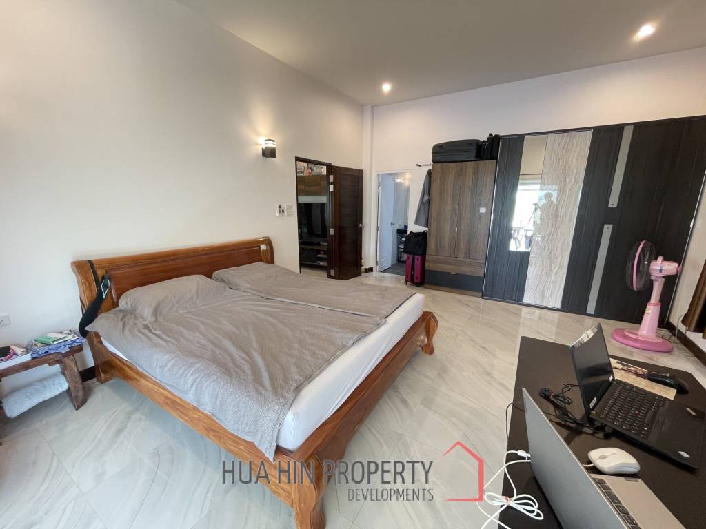 Pool villa on an impressively 6 Rai land plot and Fish Ponds