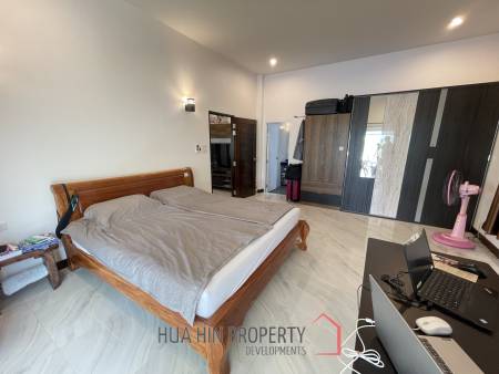 Pool villa on an impressively 6 Rai land plot and Fish Ponds