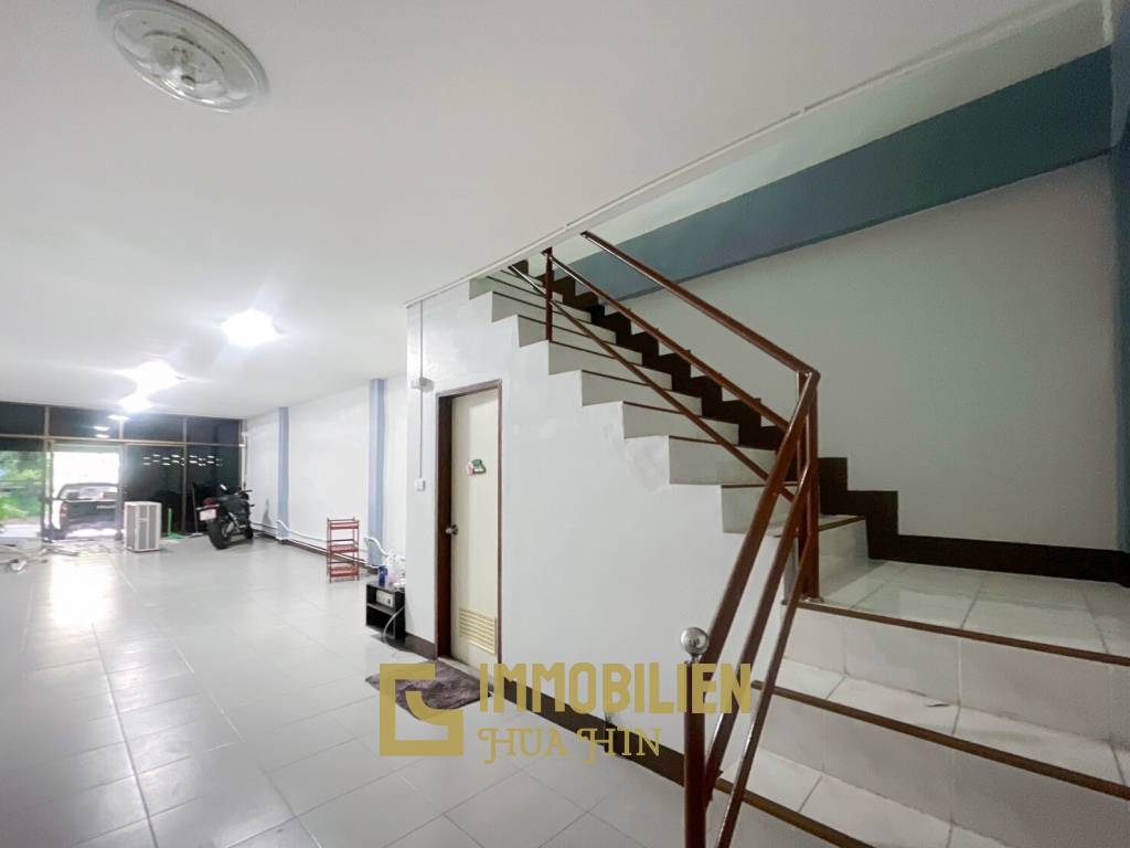 2 Storey 2 Bedroom Townhouse in soi 88