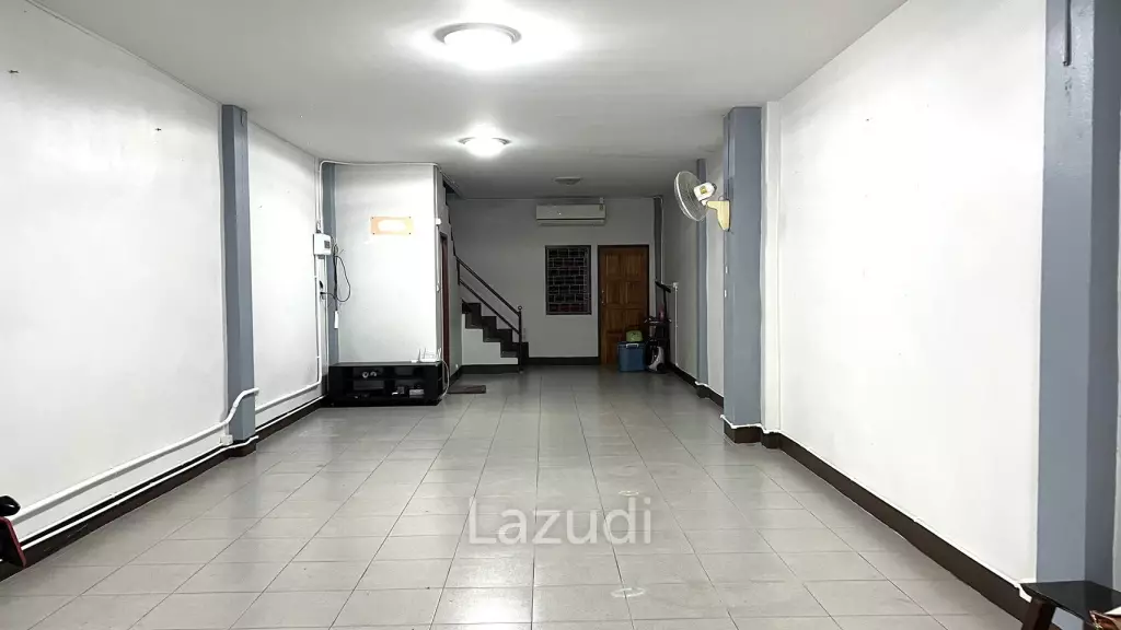 2 Storey 2 Bedroom Townhouse in soi 88