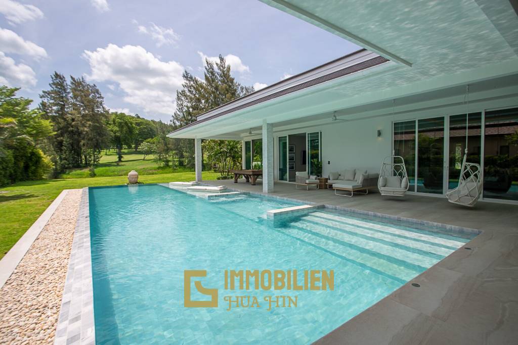 Palm Hills Golfplatz: Luxuriöse 4 Schlafzimmer Pool Villa