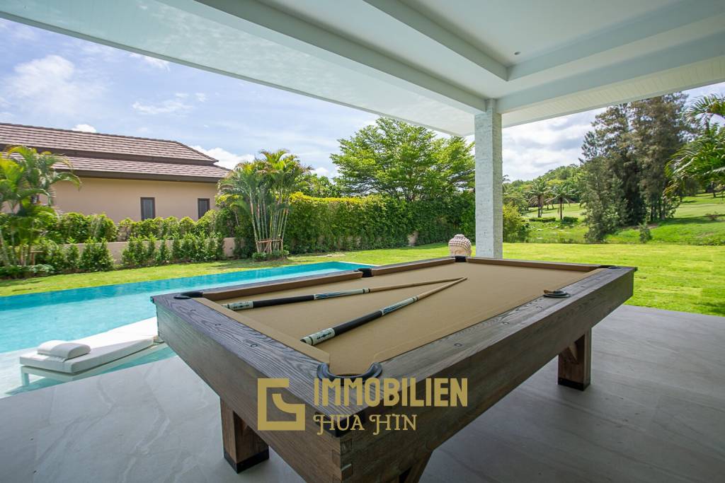 Palm Hills Golfplatz: Luxuriöse 4 Schlafzimmer Pool Villa