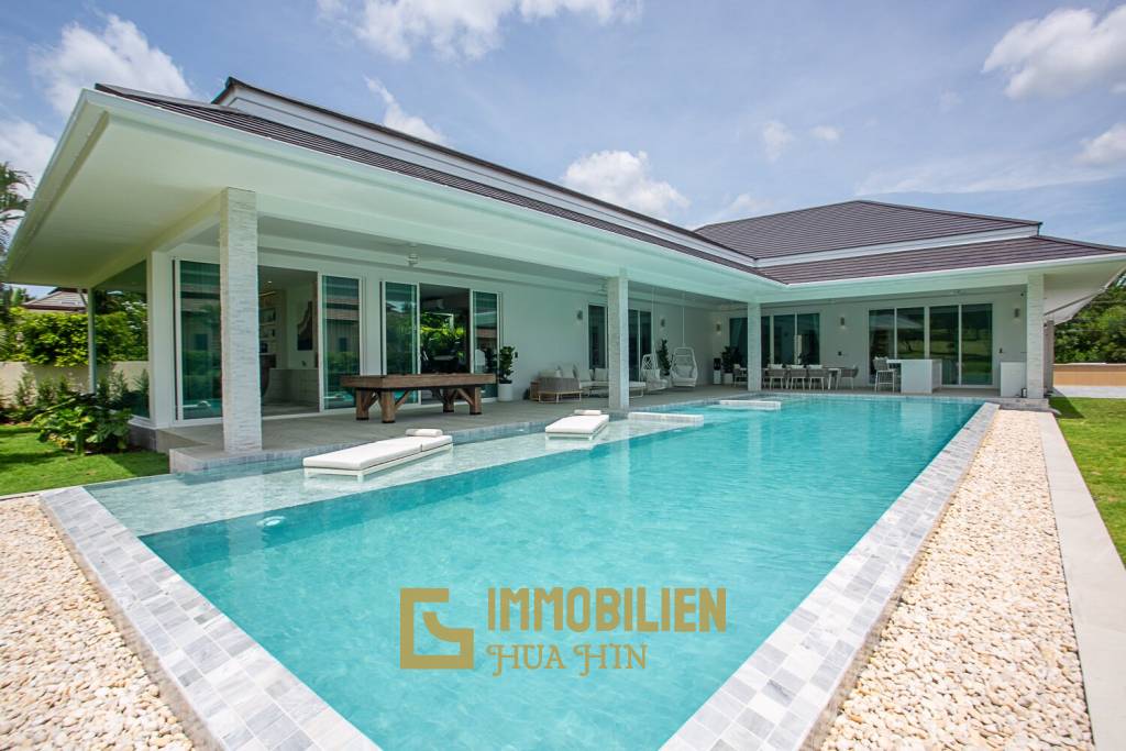 Palm Hills Golfplatz: Luxuriöse 4 Schlafzimmer Pool Villa