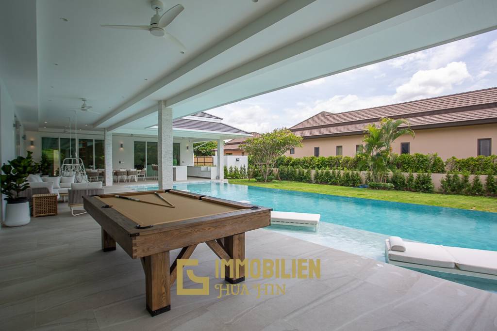 Palm Hills Golfplatz: Luxuriöse 4 Schlafzimmer Pool Villa