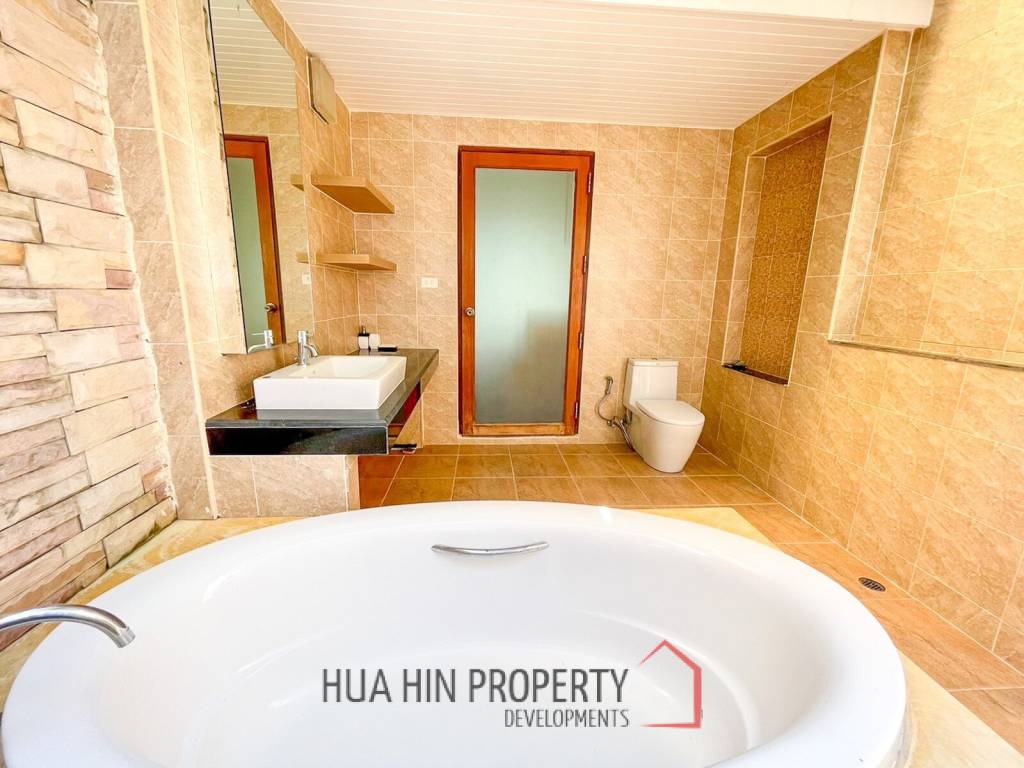 4 Bedroom Pool Villa 200 Meters From Dolphin Bay Beach