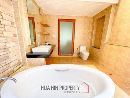 4 Bedroom Pool Villa 200 Meters From Dolphin Bay Beach
