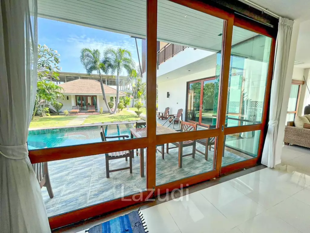 4 Bedroom Pool Villa 200 Meters From Dolphin Bay Beach