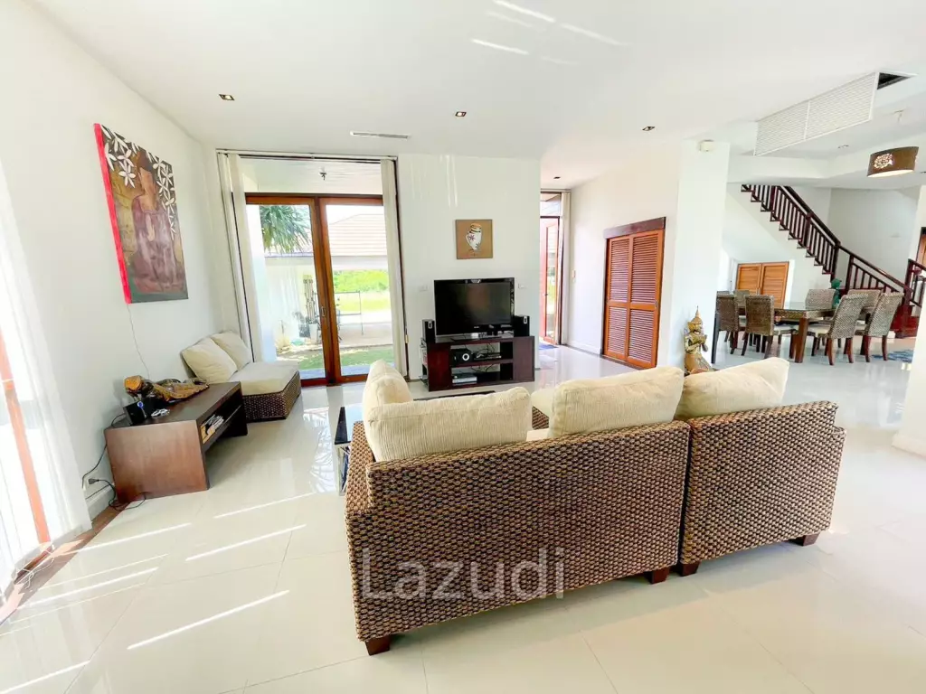4 Bedroom Pool Villa 200 Meters From Dolphin Bay Beach