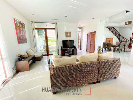 4 Bedroom Pool Villa 200 Meters From Dolphin Bay Beach