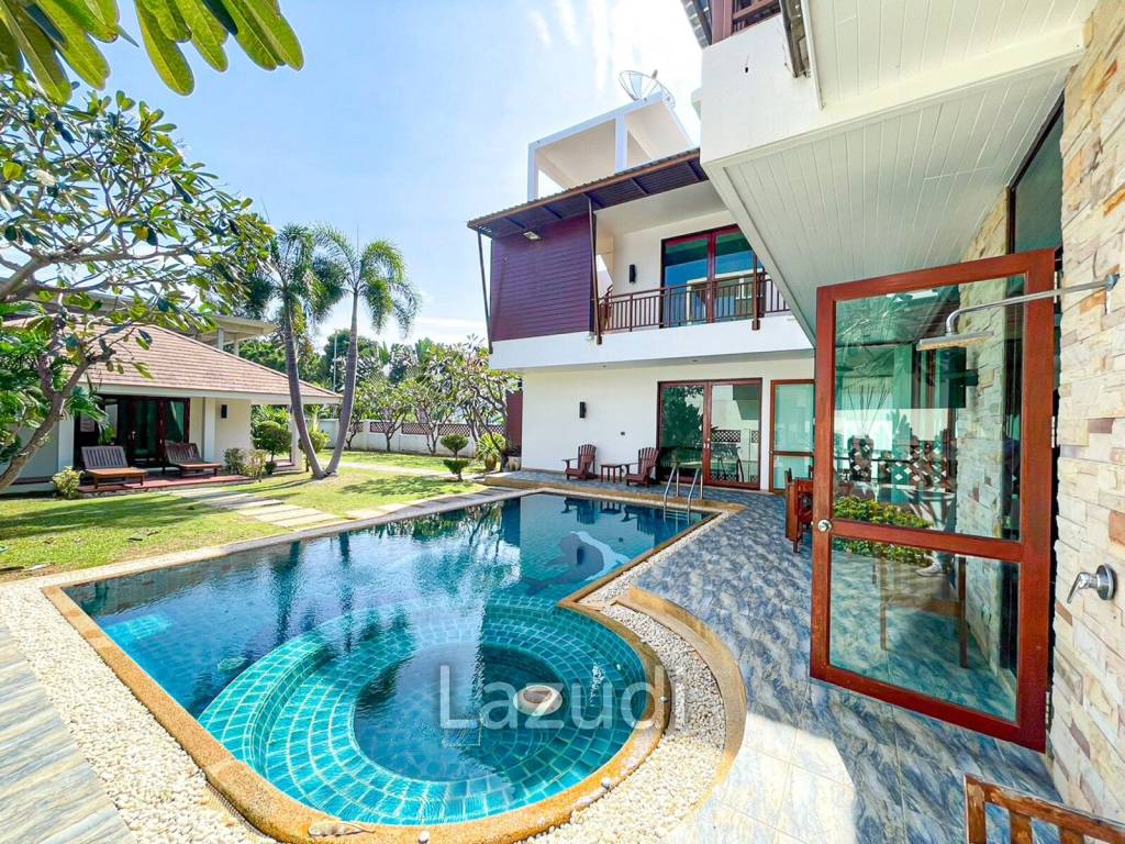 4 Bedroom Pool Villa 200 Meters From Dolphin Bay Beach