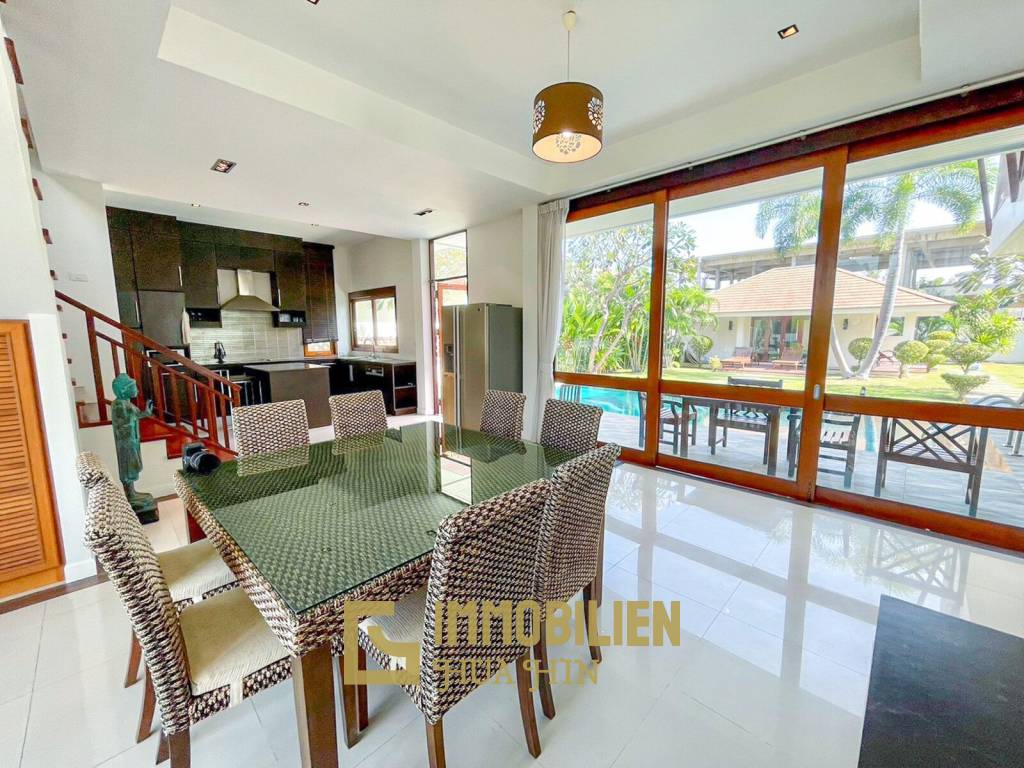 4 Bedroom Pool Villa 200 Meters From Dolphin Bay Beach