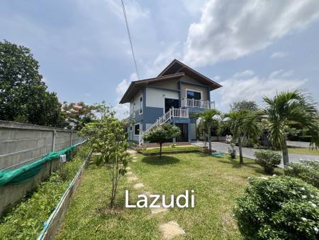 2 Bedrooms house For Sale with Mountain Views