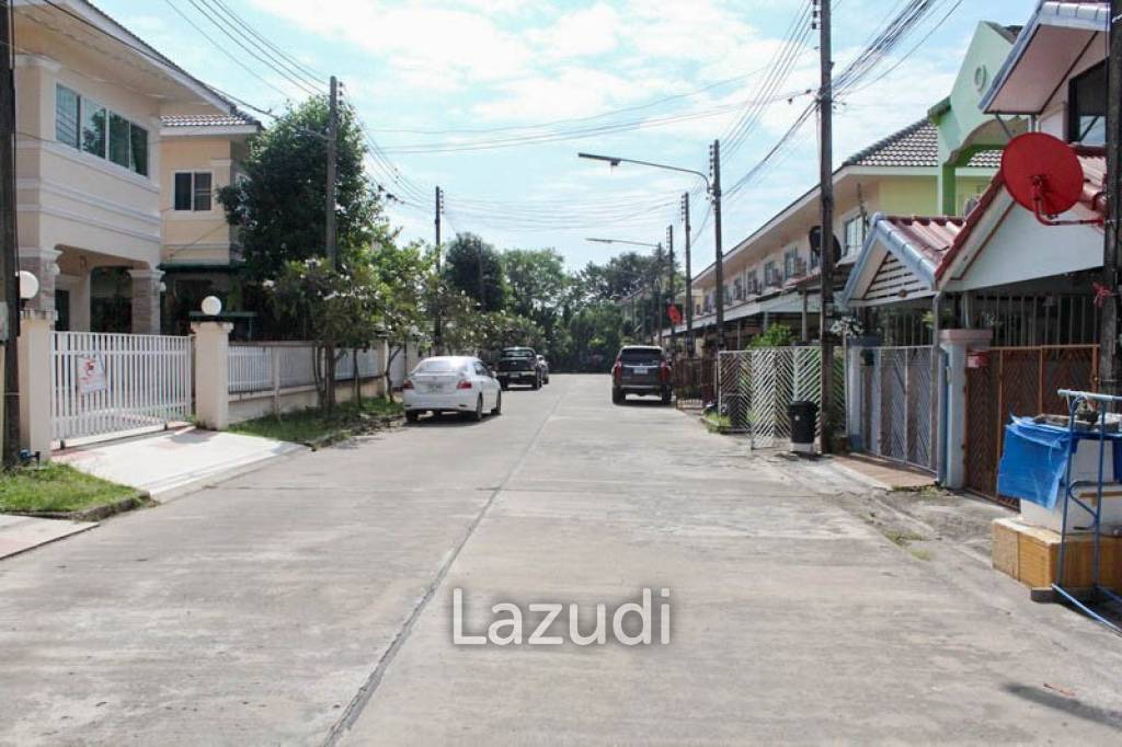 Townhouse for Sale in the Heart of the City