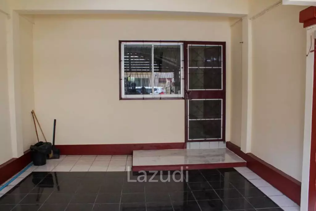 Townhouse for Sale in the Heart of the City