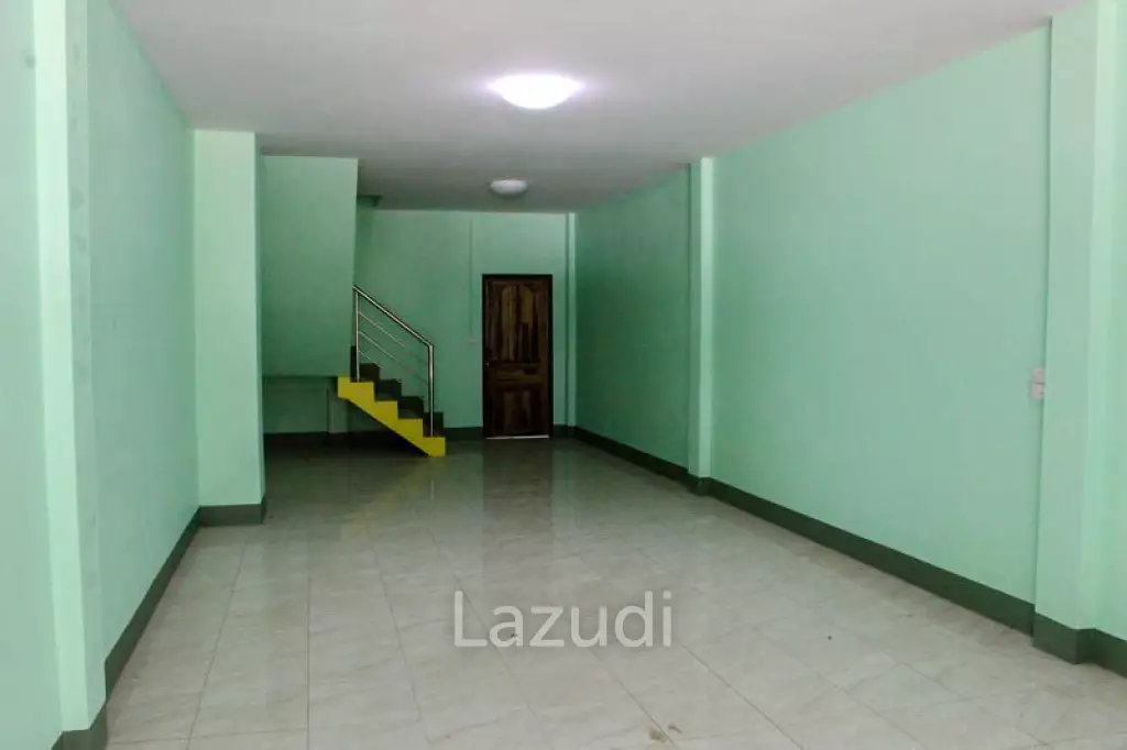 Beautiful TownHouse in the Heart of Wiang Chai