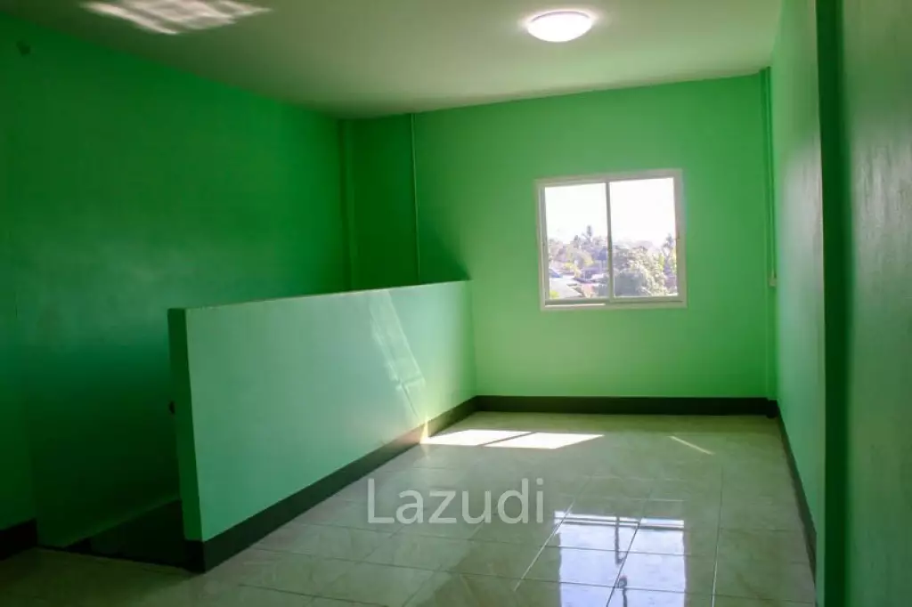 Beautiful TownHouse in the Heart of Wiang Chai