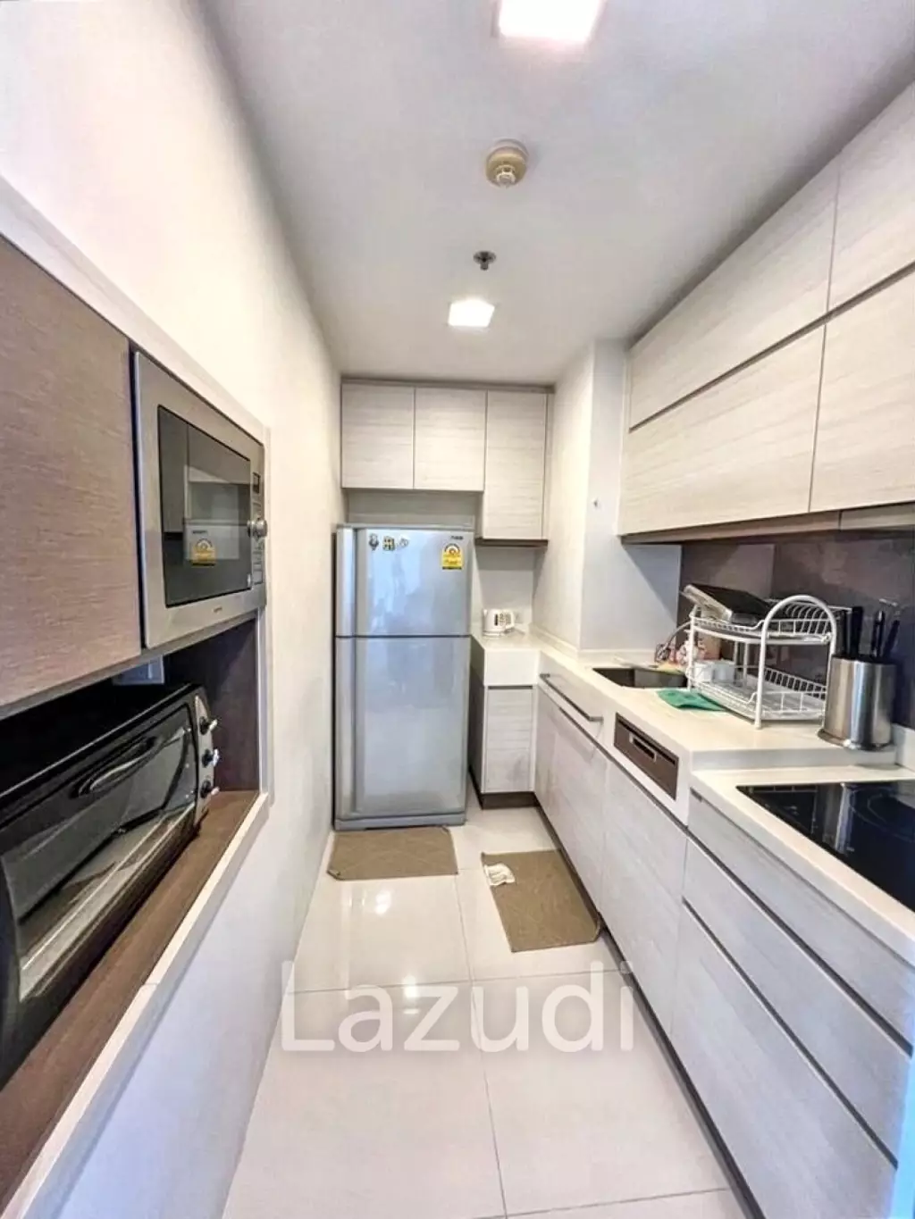 2 Bed 2 Bath 68 SQ.M The Room Sathorn-Taksin