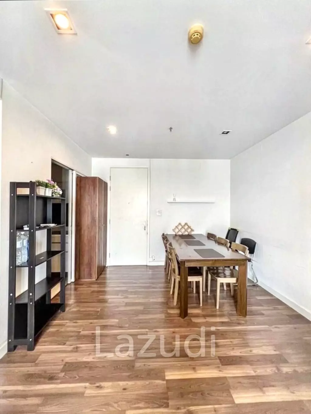 2 Bed 2 Bath 68 SQ.M The Room Sathorn-Taksin