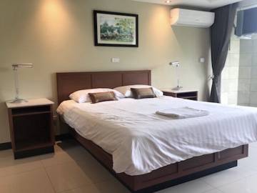 1 BR Modern Style Condo For Rent