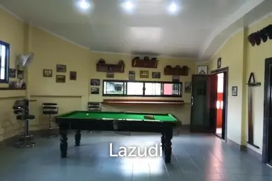 Nice house with bar area for Friends and family