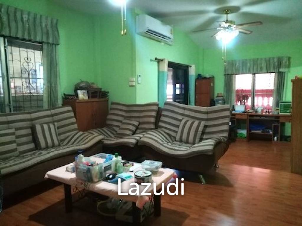 Nice house with bar area for Friends and family