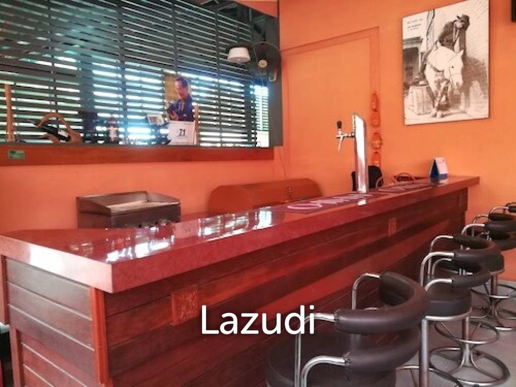 Nice house with bar area for Friends and family