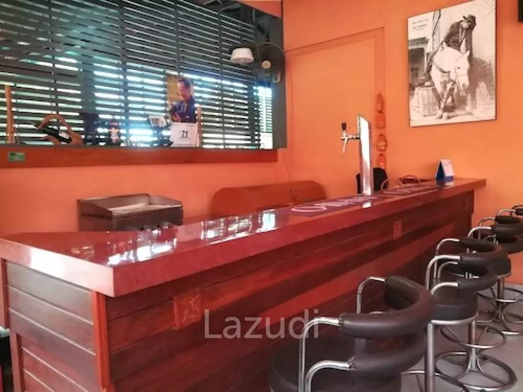 Nice house with bar area for Friends and family