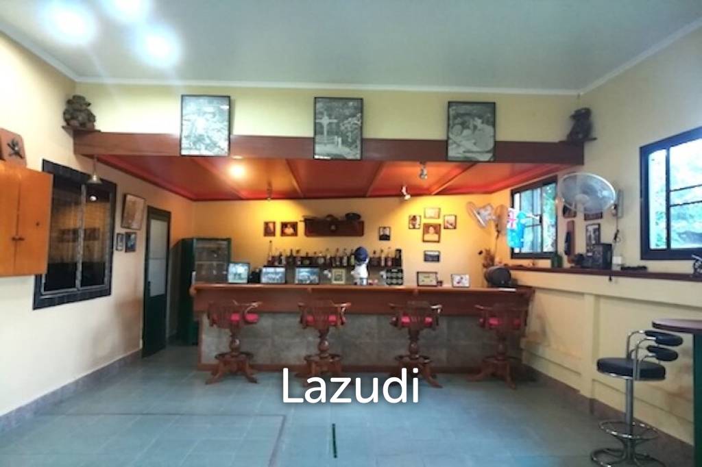 Nice house with bar area for Friends and family