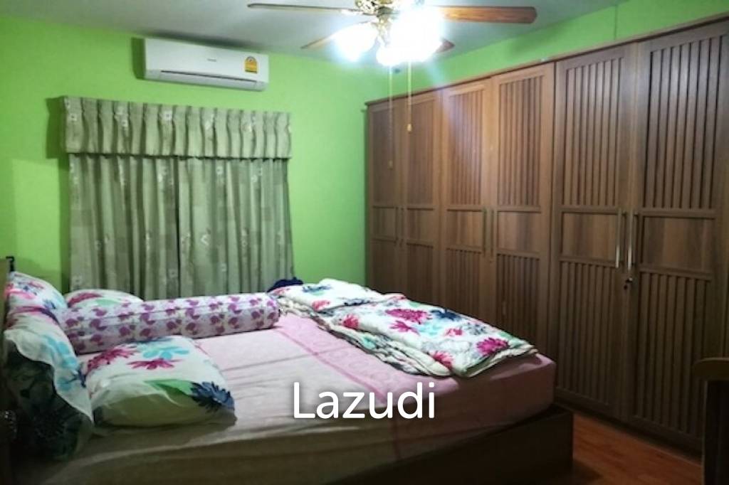 Nice house with bar area for Friends and family