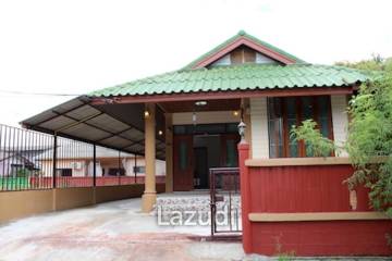 Land and House in city Center for Sale
