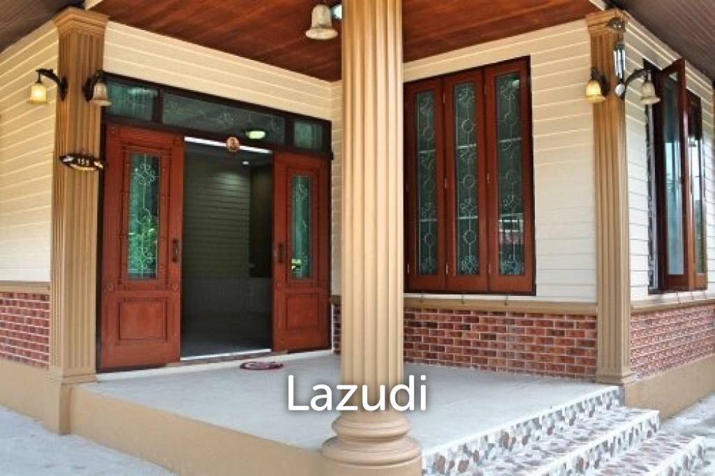 Land and House in city Center for Sale