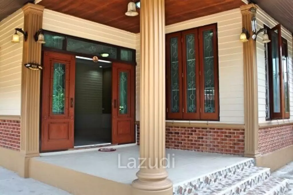 Land and House in city Center for Sale