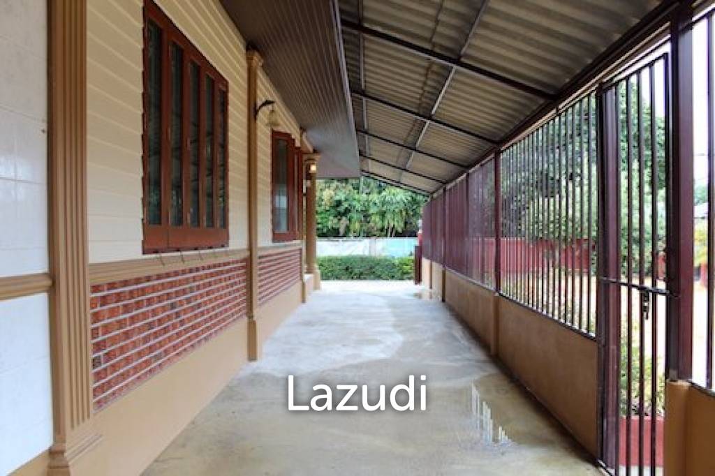 Land and House in city Center for Sale