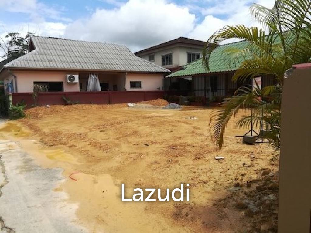 Land and House in city Center for Sale
