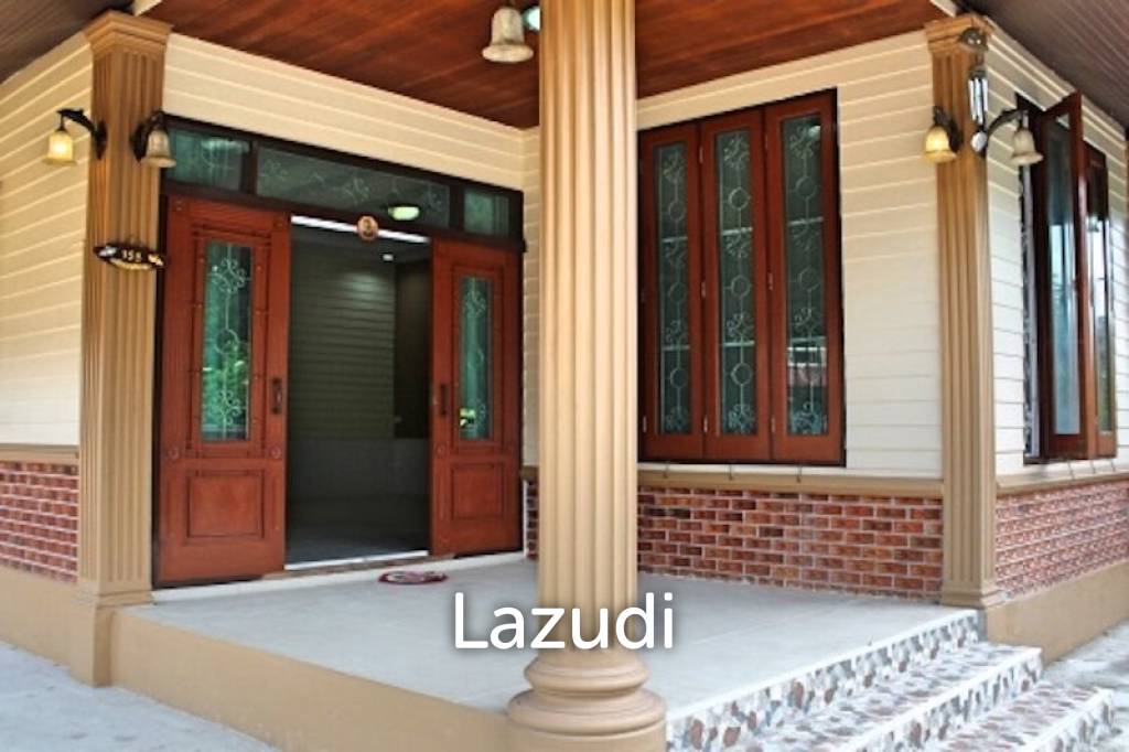 Land and House in city Center for Sale