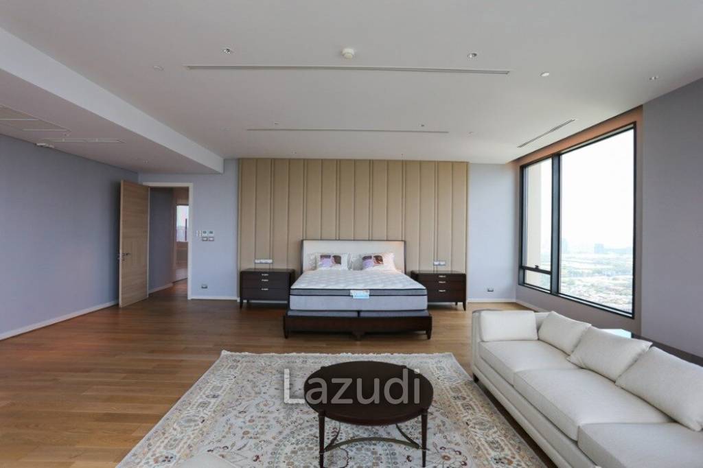 3 Bed 4 Bath 347 SQ.M Sindhorn Residence