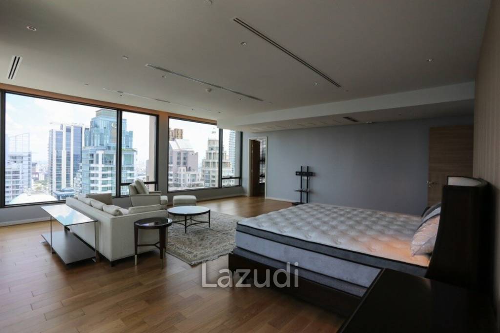 3 Bed 4 Bath 347 SQ.M Sindhorn Residence