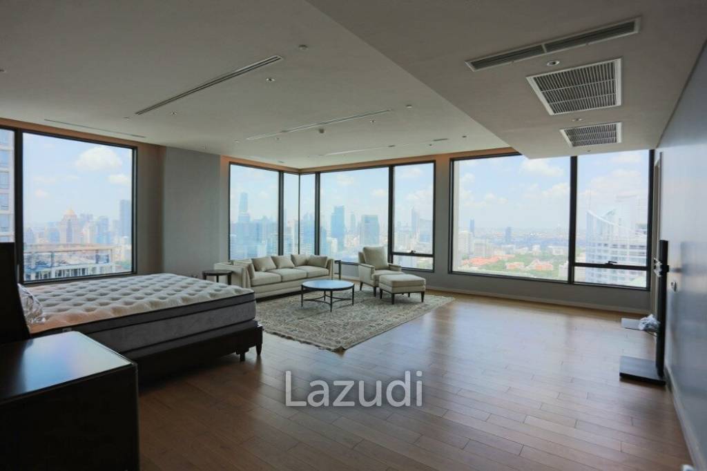 3 Bed 4 Bath 347 SQ.M Sindhorn Residence