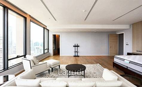 3 Bed 4 Bath 347 SQ.M Sindhorn Residence