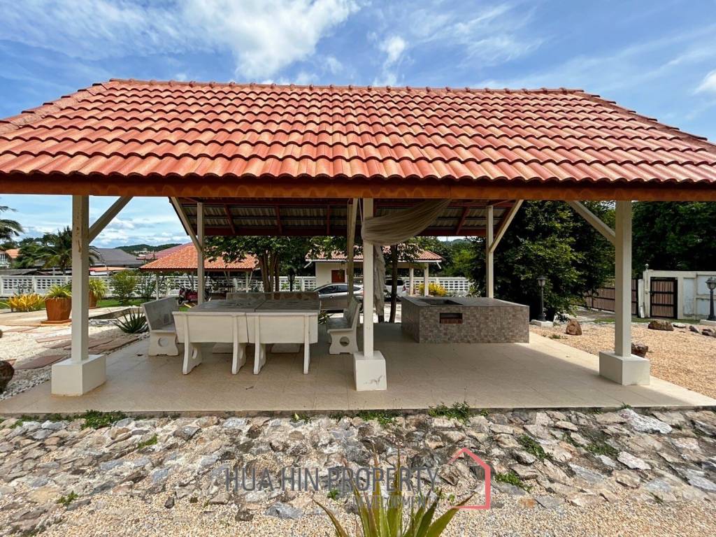 Standalone 3 Bedroom Villa in Kao Tao on 2 Rai Land Plot