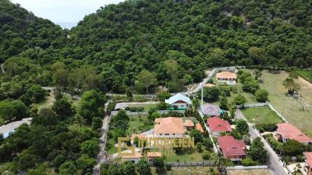 Standalone 3 Bedroom Villa in Kao Tao on 2 Rai Land Plot