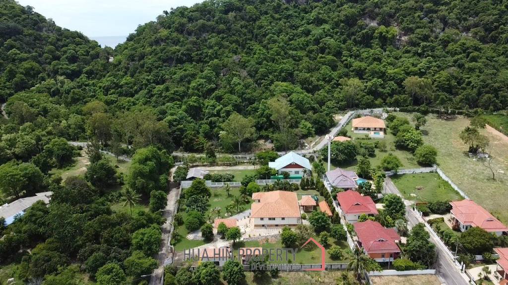 Standalone 3 Bedroom Villa in Kao Tao on 2 Rai Land Plot
