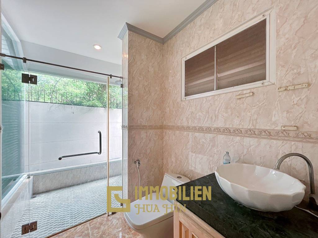 594 metro cuadrado 4 ` 4 Baño Villa de Venta