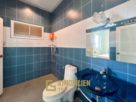 594 metro cuadrado 4 ` 4 Baño Villa de Venta