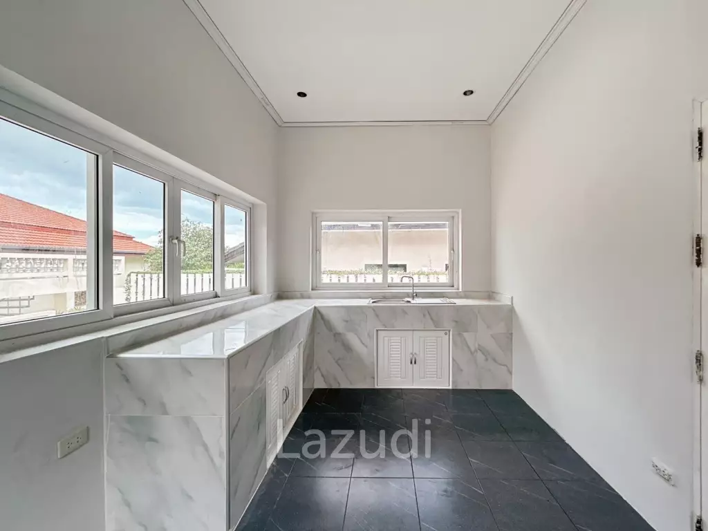 Hua Hin Horizon : 4 Bed 4 Bath Villa On Soi 88