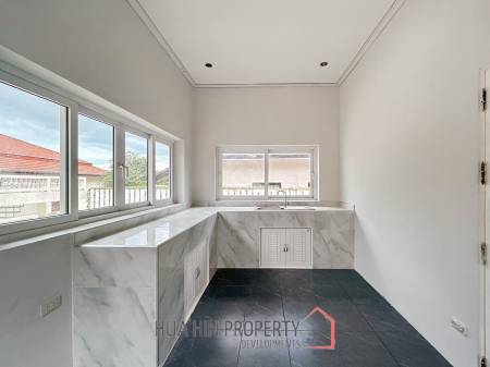 Hua Hin Horizon : 4 Bed 4 Bath Villa On Soi 88
