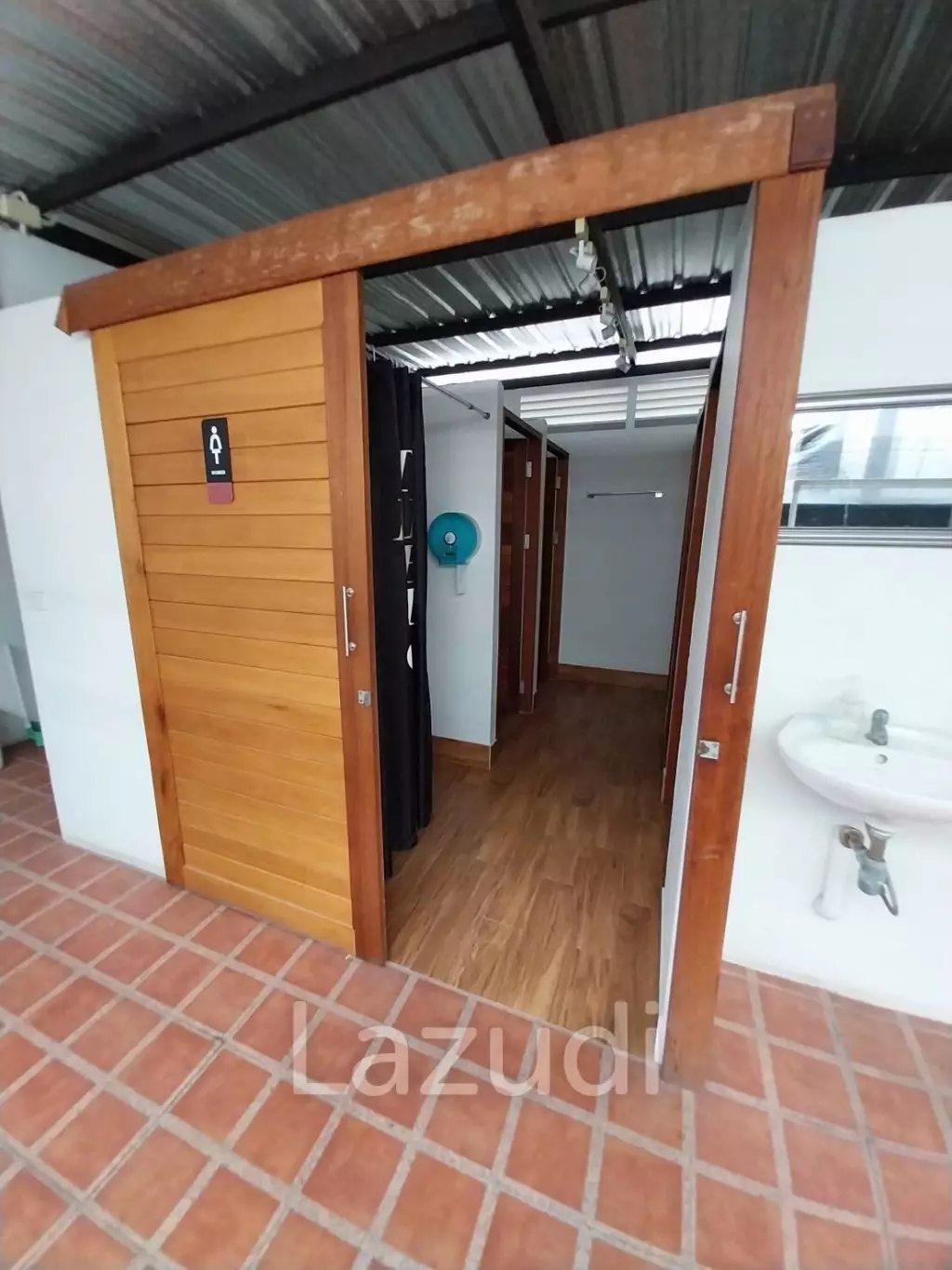Luxury Two-Story Restaurant Bar Near Phromphong BTS